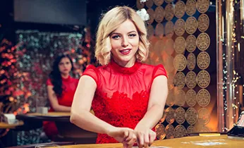 Bình luận viên Nguyễn Thị Thu